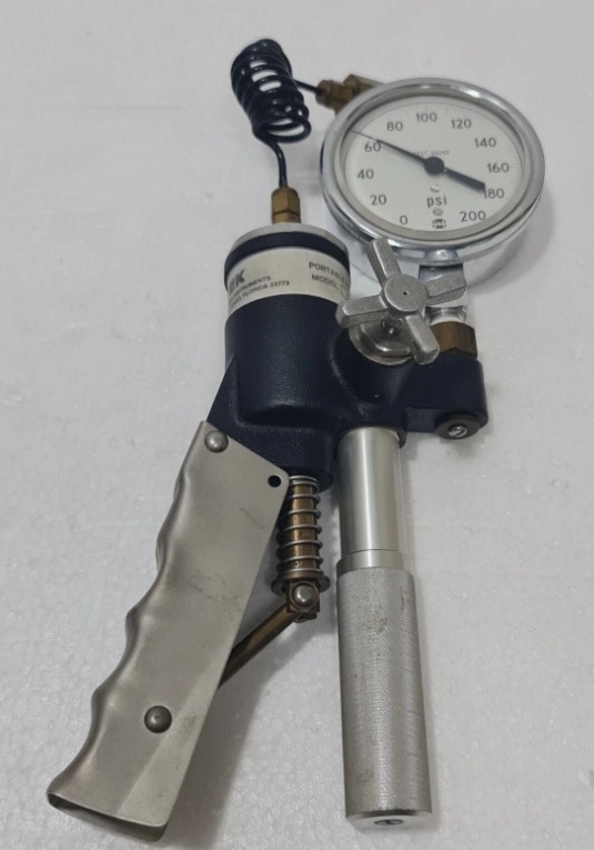 AMETEK T-740 Pneumatic Pressure Calibrator – 200 PSI